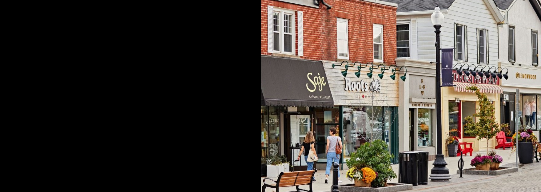 Oakville business owner meeting with local SEO agency to evaluate digital marketing services